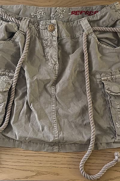 Dbielet Mini tal-Kargo Beige by Refree — pre-loved on Thrifted.mt