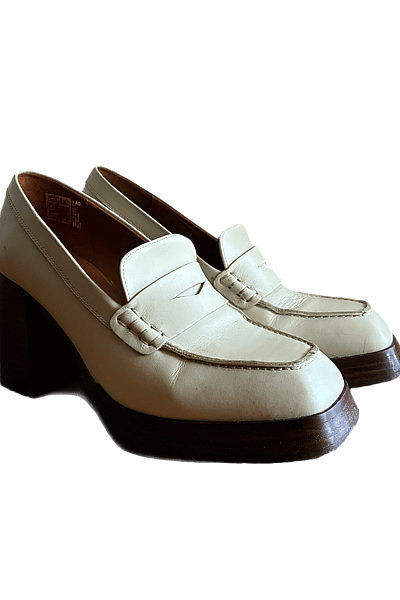 Mocassini con tacco in crema Alohas  by Alohas  — pre-loved on Thrifted.mt