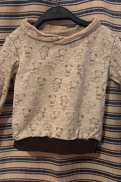 Maglione con motivo a orsacchiotti per neonati — pre-loved on Thrifted.mt