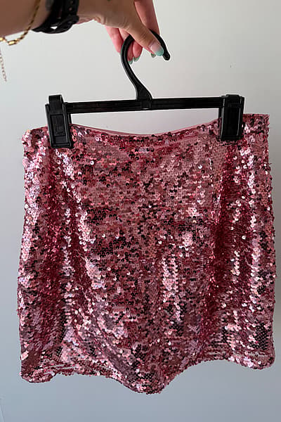 Minifalda rosa con lentejuelas by H&M — pre-loved on Thrifted.mt