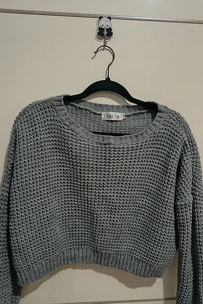 Grey Waffle Knit Crop Sweater by Sarra — pre-loved on Thrifted.mt