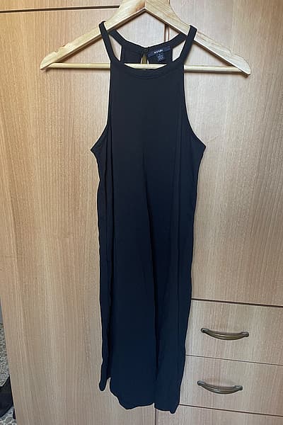 Abito nero Kiabi — pre-loved on Thrifted.mt