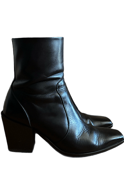 Stivali Thursday neri in vera pelle con tacco e punta squadrata   by Thursday Boots — pre-loved on Thrifted.mt