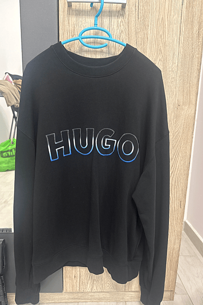 Felpa Hugo by HUGO — pre-loved on Thrifted.mt
