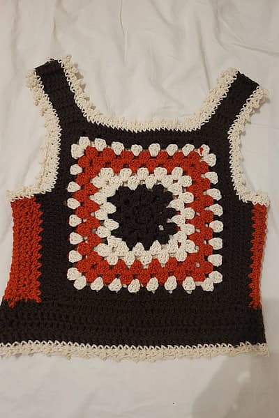 Ġakketta maħduma bl-idejn — pre-loved on Thrifted.mt