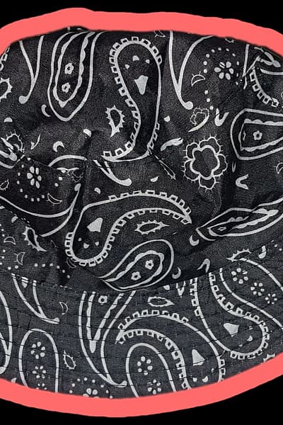 Kappell tal-Barmil bi Stampar Paisley Iswed — pre-loved on Thrifted.mt