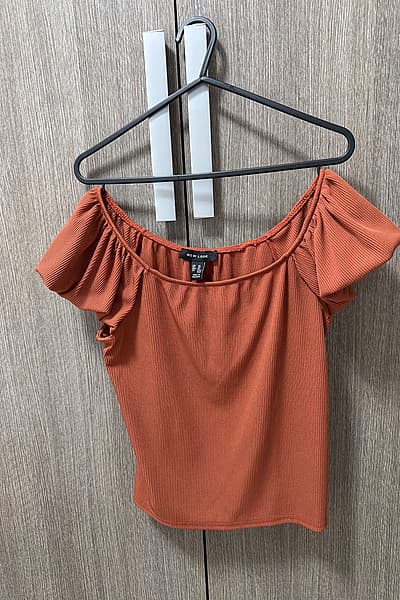 Top marrón by New Look — pre-loved on Thrifted.mt
