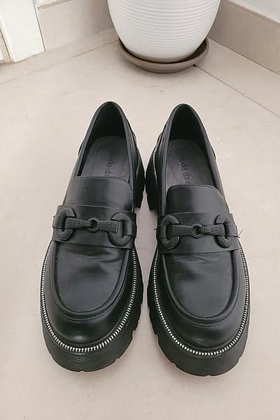 Loafers Claudia Donatelli bil-pett tas-Suède by Claudia Donatelli — pre-loved on Thrifted.mt