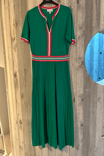 Love & Roses Green Knit Dress by Love & Roses — pre-loved on Thrifted.mt