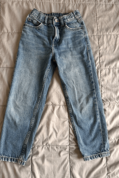 Jeans da ragazza Zara — pre-loved on Thrifted.mt