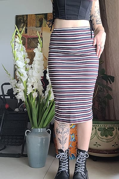 Dbielet Caliliope strixxata midi by Calliope — pre-loved on Thrifted.mt