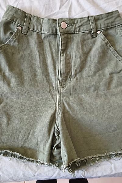 Pantaloncini in denim utility color kaki di Tezenis by Tezenis — pre-loved on Thrifted.mt