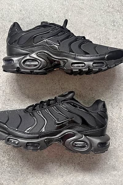 Zapatillas Nike Air Max Plus by Nike — pre-loved on Thrifted.mt