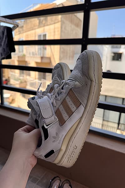 Sneakers Adidas Forum Low bianche by Adidas — pre-loved on Thrifted.mt