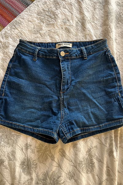 Pantaloncini in denim taglia 40 by Tally Weill — pre-loved on Thrifted.mt