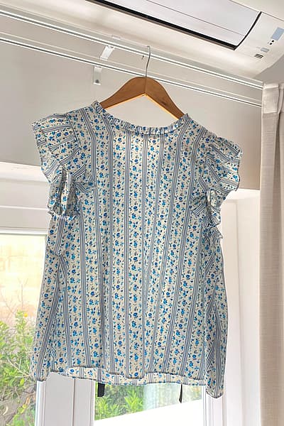 Blusa con estampado floral de Zara Trafaluc (talla L, pero queda como una M) by Zara Trafaluc — pre-loved on Thrifted.mt