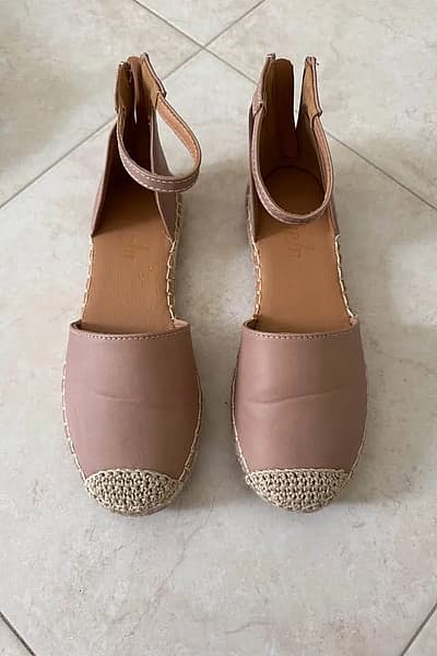 Sandalias de esparto Shein by SHEIN — pre-loved on Thrifted.mt