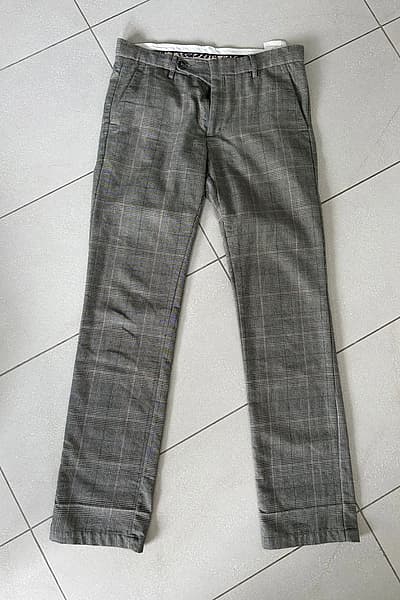 Pantalones a cuadros de Thomas Burberry by Thomas Burberry — pre-loved on Thrifted.mt