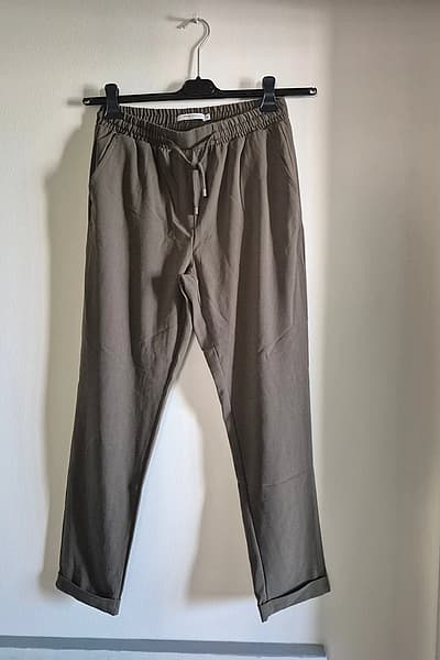 Pantaloni con coulisse "Olive" di Piazza Italia by Piazza Italia — pre-loved on Thrifted.mt