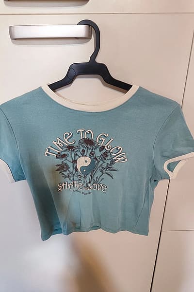 Fuq il-lewn aħdar — pre-loved on Thrifted.mt