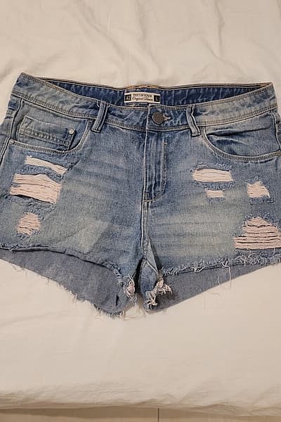 Xorts tad-denim Terranova by Terranova — pre-loved on Thrifted.mt