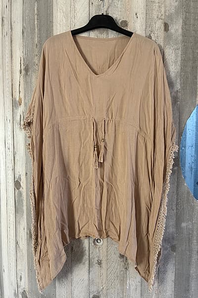 Beige Boho Tassel Tunic Top — pre-loved on Thrifted.mt