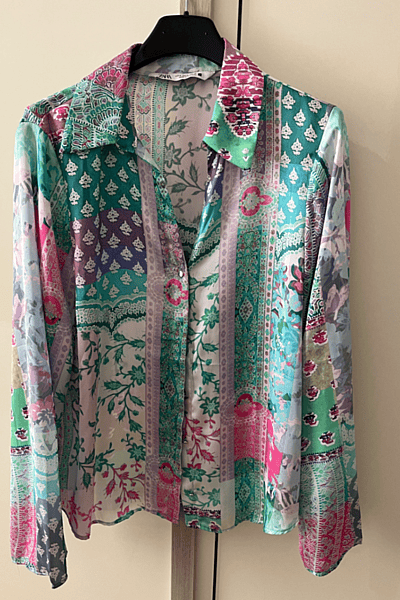 Camicia abbottonata con motivi colorati by ZARA — pre-loved on Thrifted.mt