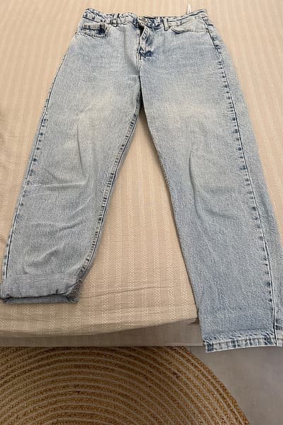 Jeans in denim Light Wash di Trendyol by Trendyol — pre-loved on Thrifted.mt
