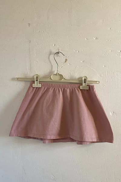 Mini gonna rosa by Motel — pre-loved on Thrifted.mt