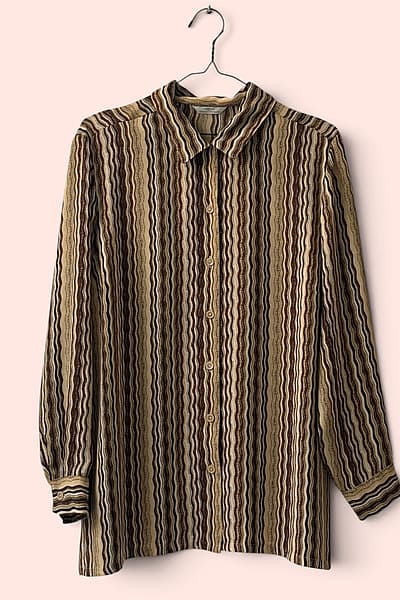 Qmis vintage b'strixxi mmewġin u buttuni 'l isfel by Marks & Spencer — pre-loved on Thrifted.mt