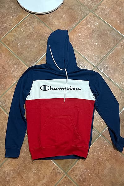 Felpa con cappuccio con logo Champion Tricolore by Champion — pre-loved on Thrifted.mt