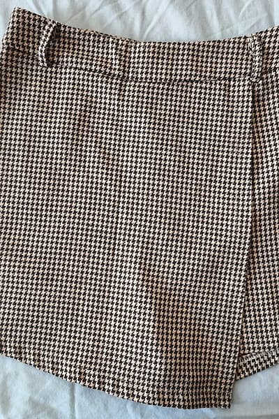 Mini Skort by SHEIN — pre-loved on Thrifted.mt