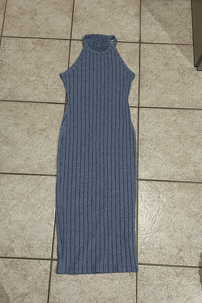 Abito midi blu a costine con scollo all'americana by Shein — pre-loved on Thrifted.mt