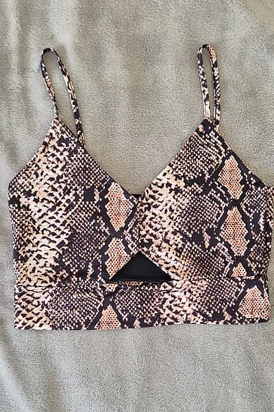 Snakeskin Print Cut Out Crop Top — pre-loved on Thrifted.mt