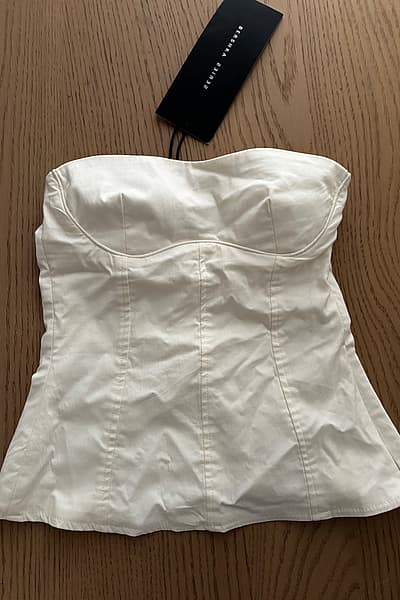 Top abjad mingħajr strapless bil-korsett ta' Bershka by Bershka — pre-loved on Thrifted.mt