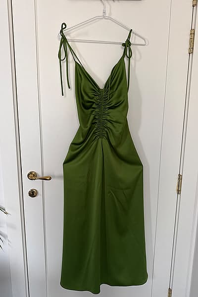 Abito midi con arricciature Sandro Green by Sandro — pre-loved on Thrifted.mt