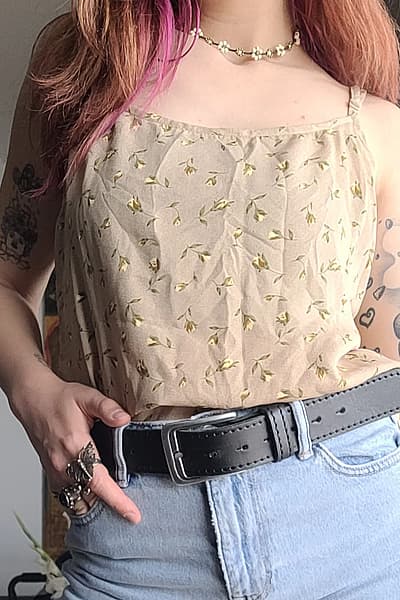 Top tal-fjuri vintage — pre-loved on Thrifted.mt