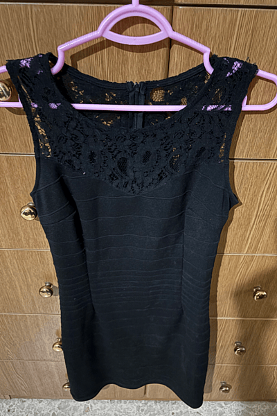 Black Lace Panel Bodycon Dress — pre-loved on Thrifted.mt
