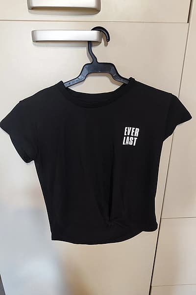Top nero — pre-loved on Thrifted.mt