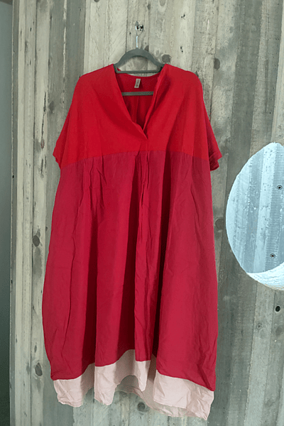 Red colour block smock dress — pre-loved on Thrifted.mt