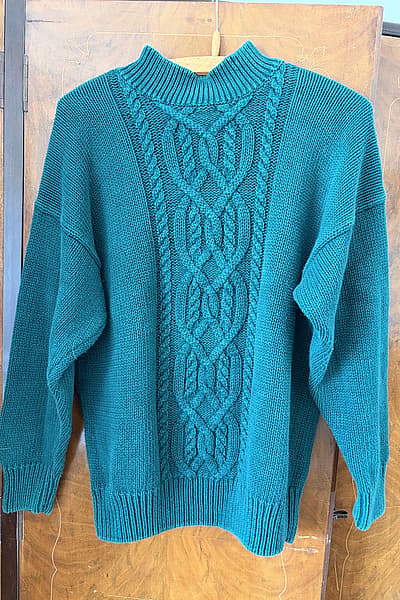 Maglione a trecce by Cristina — pre-loved on Thrifted.mt