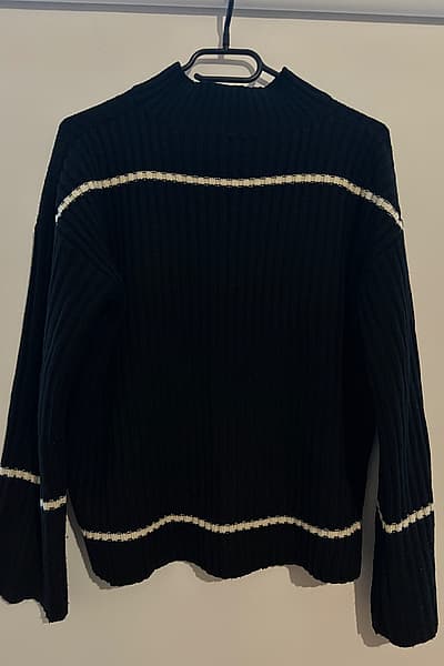 Ribbed Knit Striped Sweater — pre-loved on Thrifted.mt