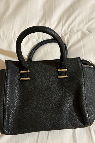 Borsa in ecopelle nera testurizzata by Kiabi — pre-loved on Thrifted.mt