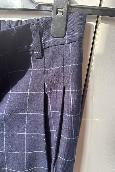 Calças xadrez/gingham azul-marinho — pre-loved on Thrifted.mt