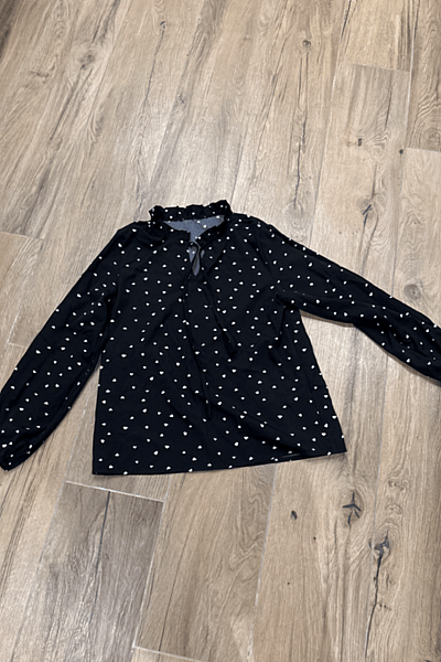 Black Heart Print Long Sleeve Blouse by SHEIN — pre-loved on Thrifted.mt