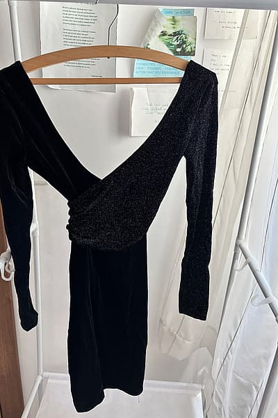 Ilbies Bershka Iswed bil-Glitter Wrap by Bershka — pre-loved on Thrifted.mt