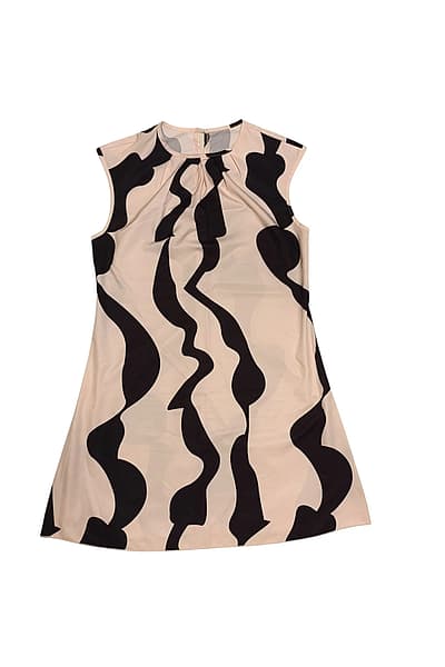 Cream and black shift dress by Emery Rose — pre-loved on Thrifted.mt