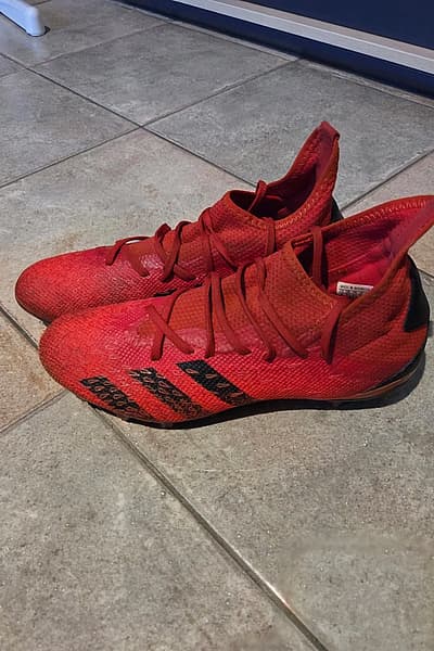 Scarpe da calcio Adidas by Adidas — pre-loved on Thrifted.mt
