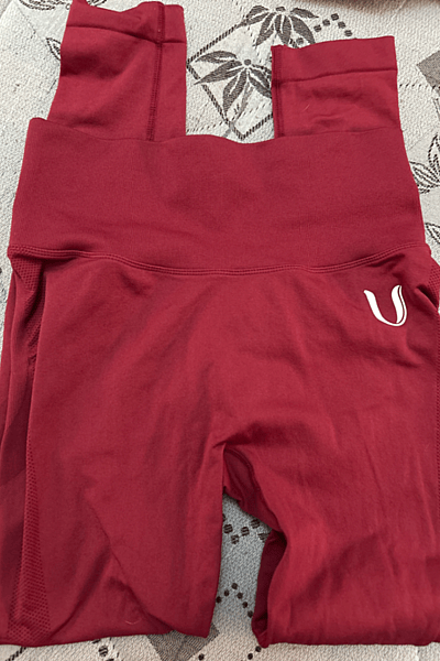Red gym leggings — pre-loved on Thrifted.mt