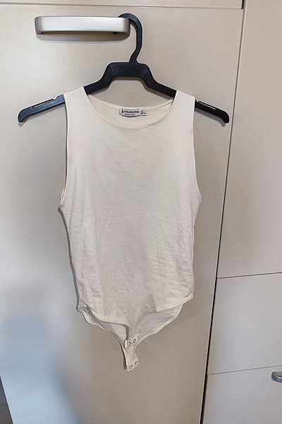 libsa bajda tal-ġisem — pre-loved on Thrifted.mt
